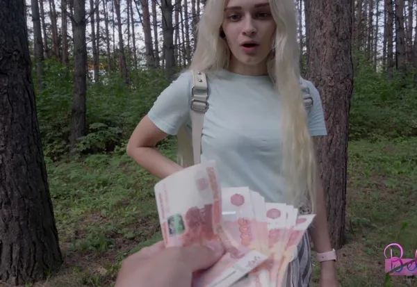 Dùng tiền gạ đụ tình nhân hám tiền ngay trong rừng vắng vẻ video