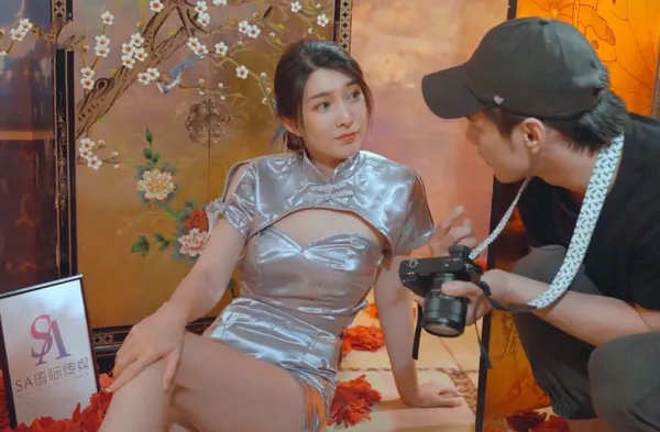 Anh photographer số hưởng húp luôn em mẫu ảnh sườn xám ở nơi chụp video